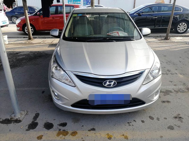 现代瑞纳2011款瑞纳两厢14lglmt